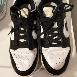 Nike Women's Black and White Low-Top Sneakers